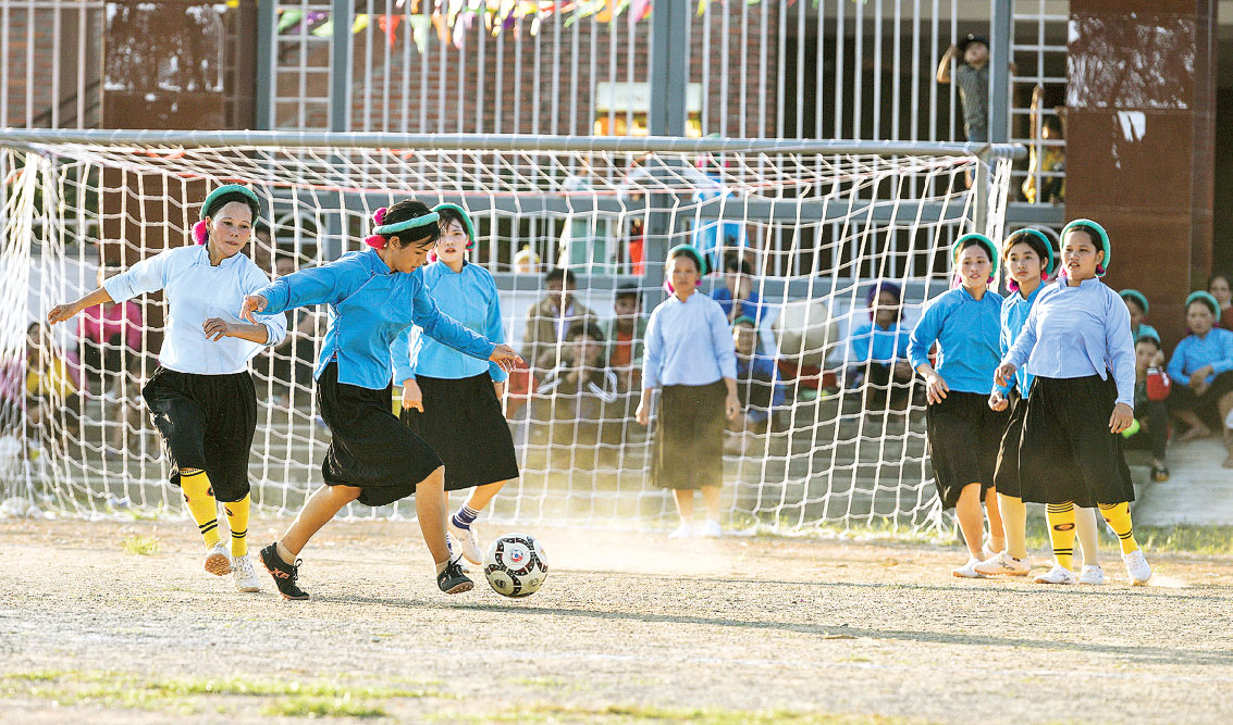 Về Bình Liêu xem bóng đá nữ

